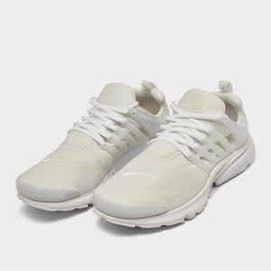 Like New White Nike sneakers